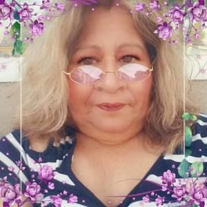 Meet your Posher, Eva c.